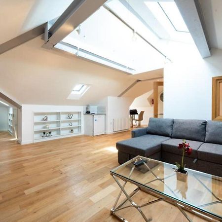 Bright And Big Apartment Άξμπριτζ Εξωτερικό φωτογραφία