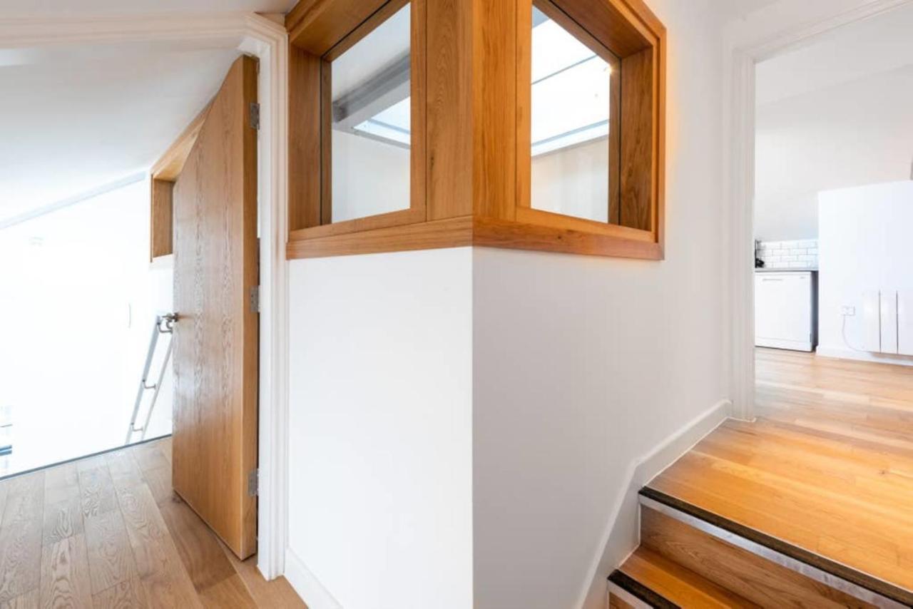Bright And Big Apartment Άξμπριτζ Εξωτερικό φωτογραφία