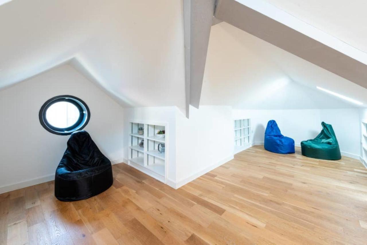 Bright And Big Apartment Άξμπριτζ Εξωτερικό φωτογραφία