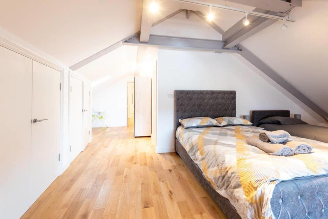 Bright And Big Apartment Άξμπριτζ Εξωτερικό φωτογραφία