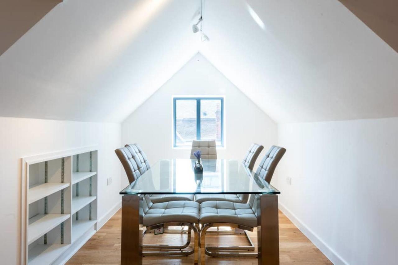 Bright And Big Apartment Άξμπριτζ Εξωτερικό φωτογραφία